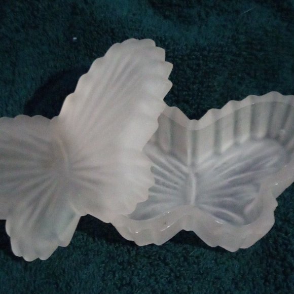 Vintage Satin Glass Butterfly Trinket - Picture 1 of 5